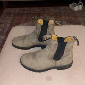 Size 7, Rustic Brown, style #1351 Blundstone Chelsea Boots